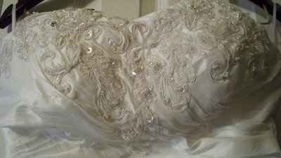 Show me your wedding jewelry accessories please..