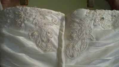 How many have bought their wedding dresses online?