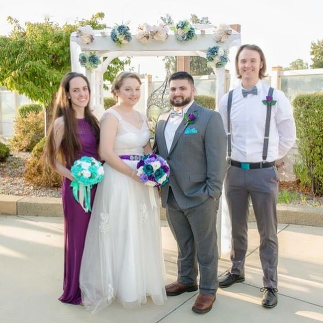 Anyone want to share their one bridesmaid/one groomsman pics? 1