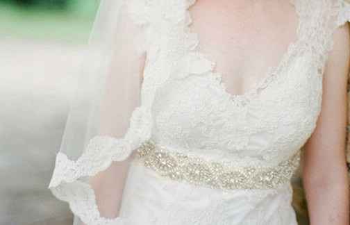 Do i put a blingy sash with this dress?