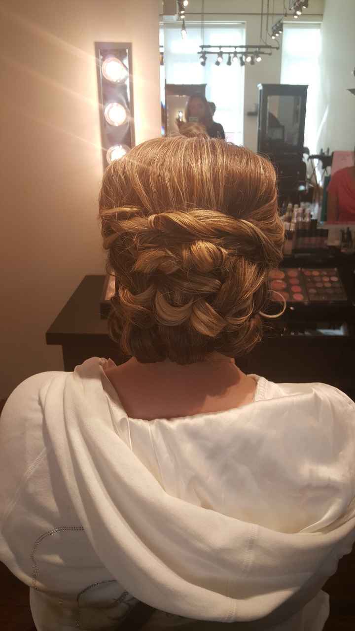 Where are the curly haired ladies? What did you/ what are you doing with your hair!?