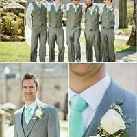 Do groomsmen and brides maids have to match?
