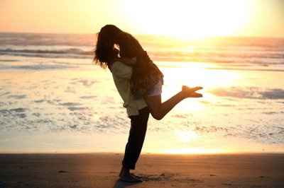 NEW! Engagement Pics :)