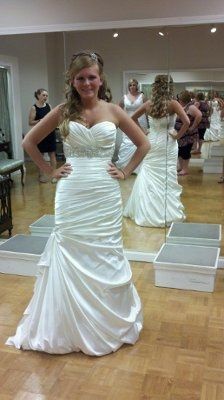 Final dress fitting and hair trail :) **pics included**