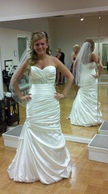 Final dress fitting and hair trail :) **pics included**