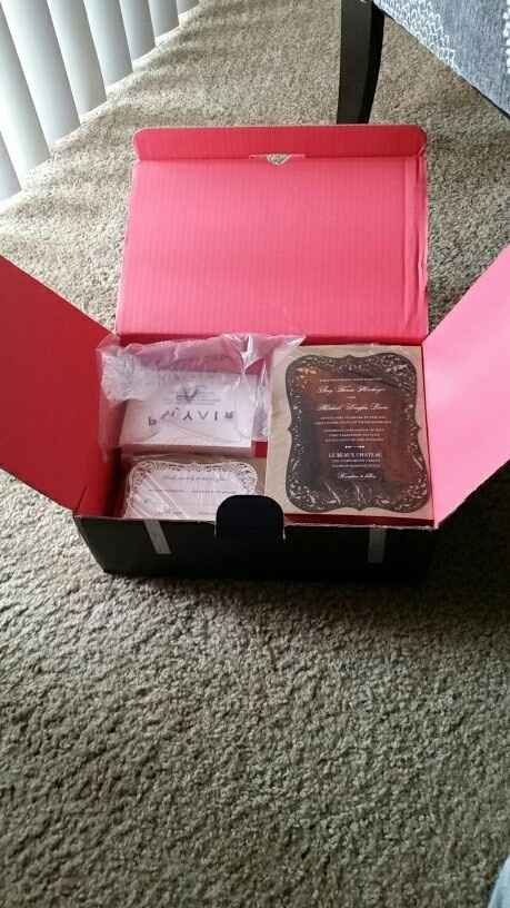 Damaged packaging from WPD for invitation samples?
