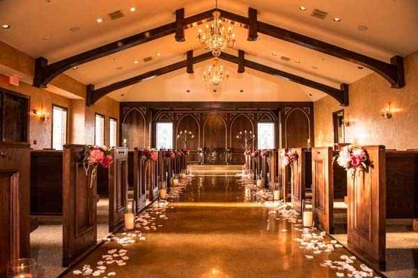 Show off your wedding venue!