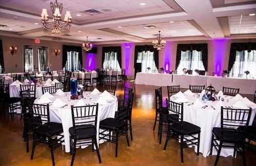 Show off your wedding venue!