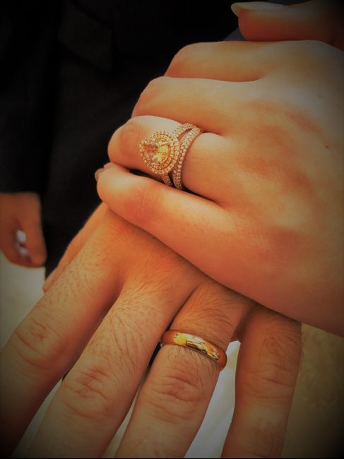 Wearing rings on honeymoon: yay or nay? 1