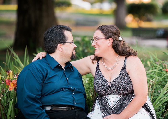 How long does an engagement photoshoot session last? - 2