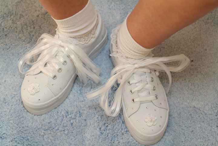 Anyone else wearing fancy Converse sneakers in lieu of heels/flats? - 1