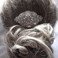 Hair Accessories That can be Worn with a Veil