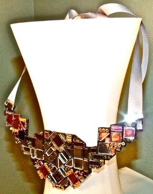 Where can I find this Super Awesome Necklace?!