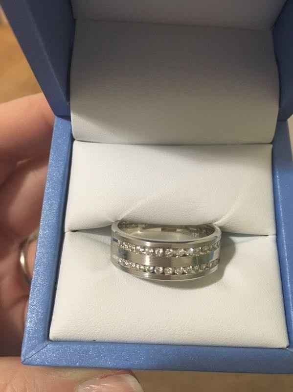 What types of metal is your fiance(e)s wedding band?