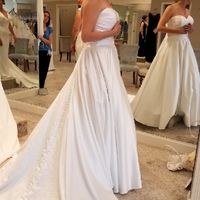 Does your wedding dress have lace, beading, or both? - 1