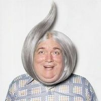 Bride requesting specific hairstyle thats absolutely hideous and not paying for it