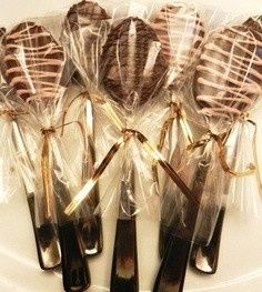 Show off your wedding favors
