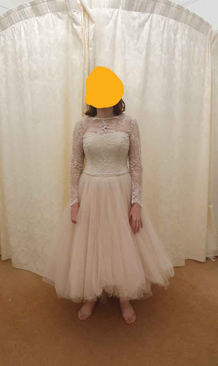 Everyone seems to dislike my dress and it's making me doubt myself - 1