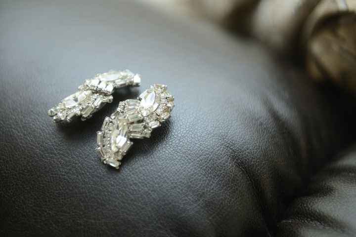 Help me with wedding jewelery...