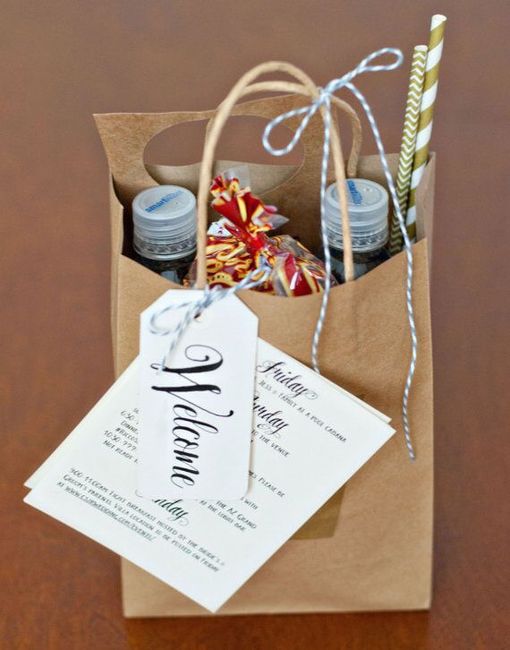 What to put in hotel gift bags for wedding guests? 10