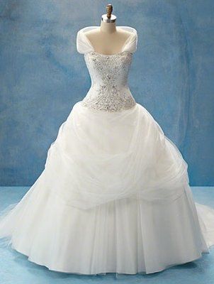 If you had an unlimited budget, What is your dream wedding dress ?