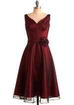 need help making my dress look more vintage