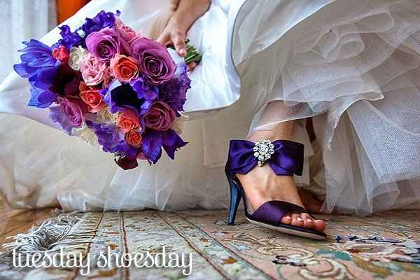 HELP!!!! Need to find shoes like these.