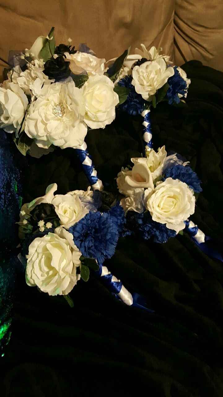 Show us your bouquets/centerpieces! (pics)