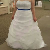 Wedding Dresses Under $750