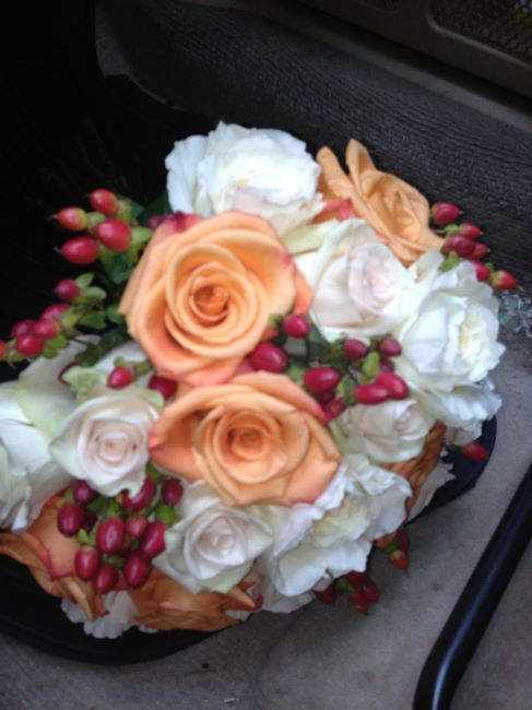 White or Orange Bouquet? Photo Vote!