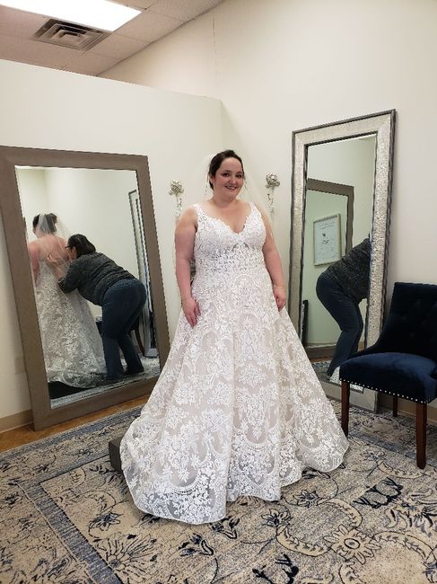 Would love to see your dresses!! 1