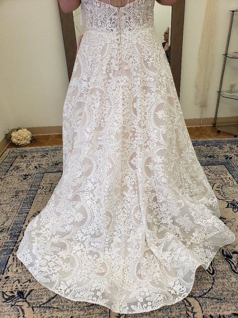 Would love to see your dresses!! 2