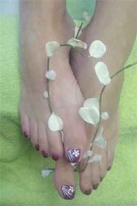 whats your bridal mani-pedi ideas (pix)