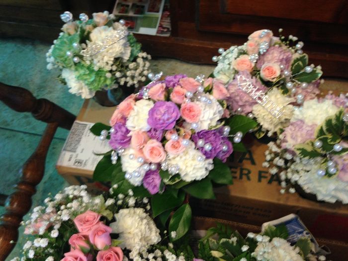 Does anybody DYI wedding flower center pieces?