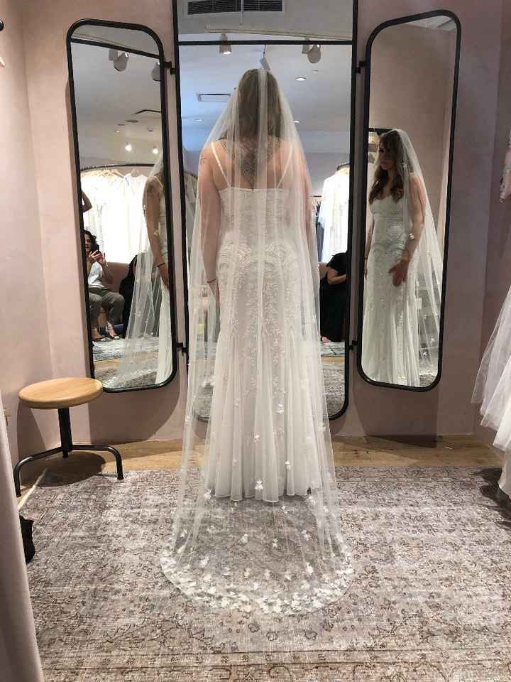 Show me your venue and dress! - 2