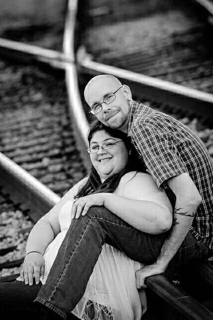 Plus-Sized Engagement Pictures Help