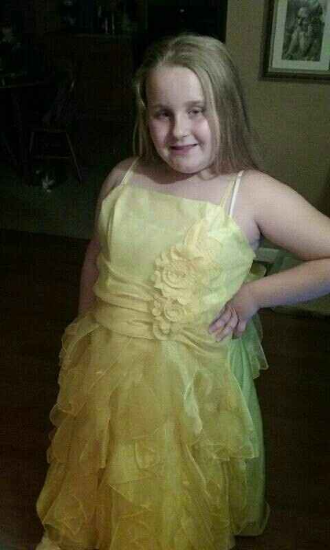 This girl is totally trying to upstage me at my own wedding