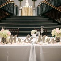 Embellishing sweetheart table - 1