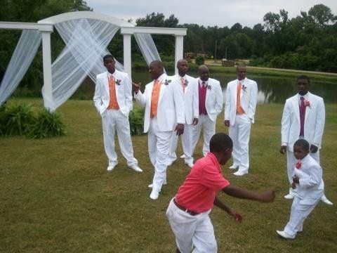 I'm Married.....Mrs. Spratt Checking In....Non Pro Pictures..Very Heavy.... **cake pics added pg 6**