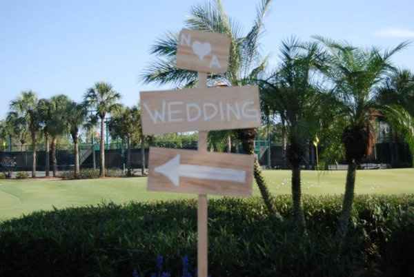 Make your own wedding directional sign