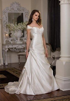 The one, the ONLY dress I tried on throughout 3 hours of dress shopping.  You like?