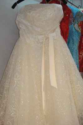China's hottest new fashion trends - IN BRIDAL STORES, NOW!! (my pics!)