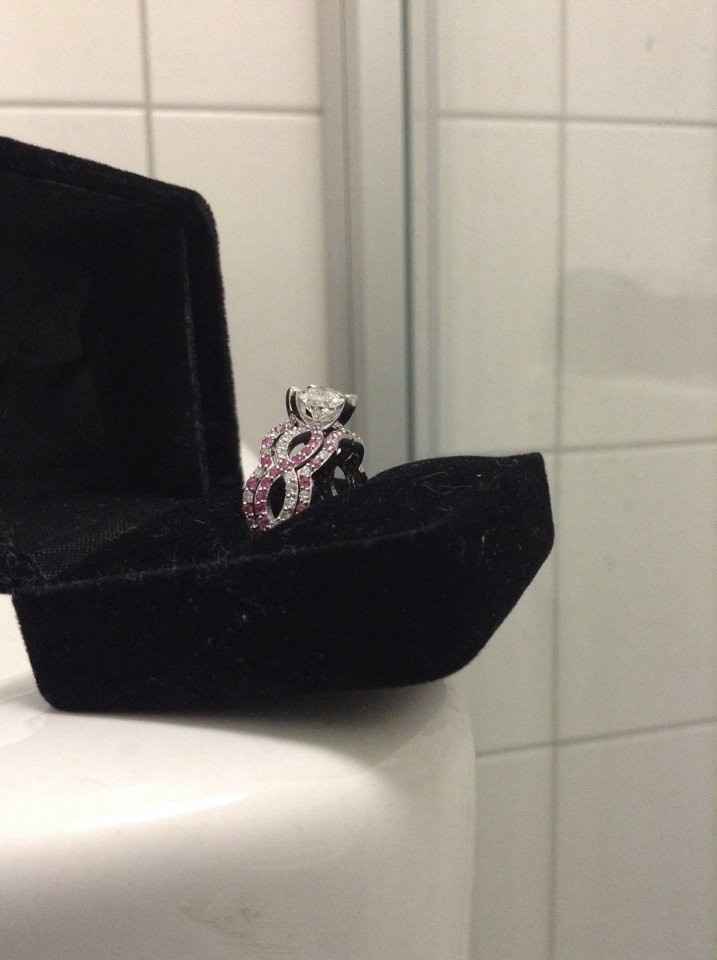 looking for ladies opinions on engagment rings, im shopping for my gf and will be proposing soon