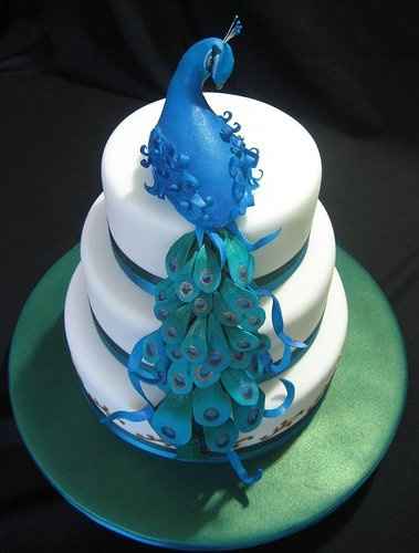 spin off another thread: Who is DIYing your wedding cake?