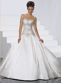 What does your dress look like? Post pics or give style number. I want to know what the trend is!