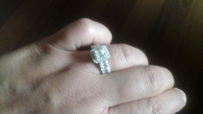 Can someone please help me to find this Vera Wang anniversary ring!