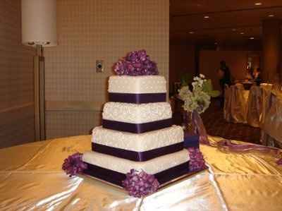 Wedding cakes* I wanna see pics!