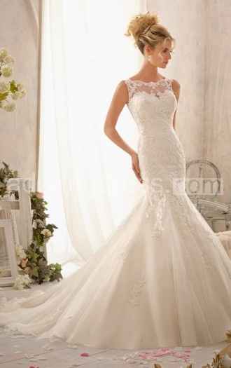 Who makes this dress?