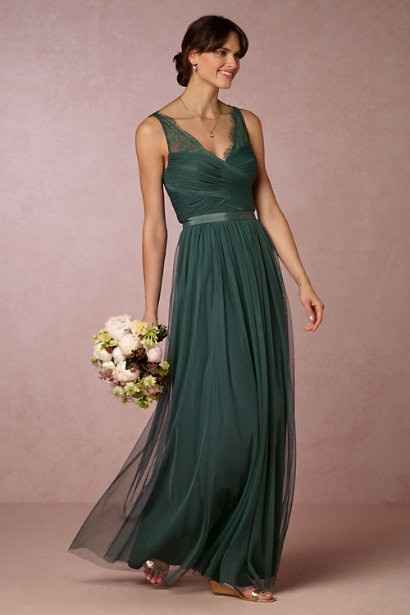 Too many / clashing colors in wedding party?