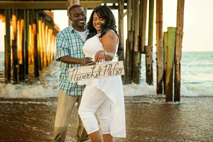 Post your casual engagement photo outfits! - 1